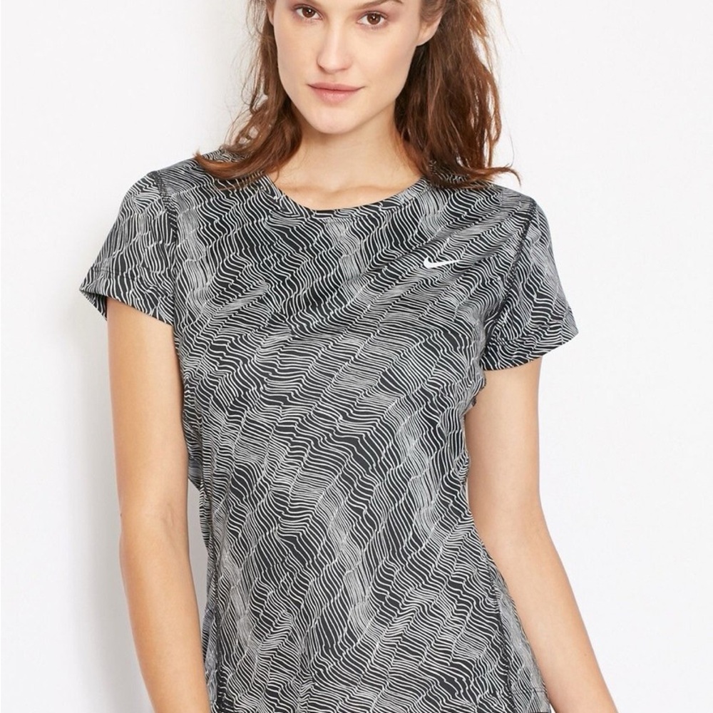 Nike Women’s Dri-Fit Miler Running T-Shirt Small